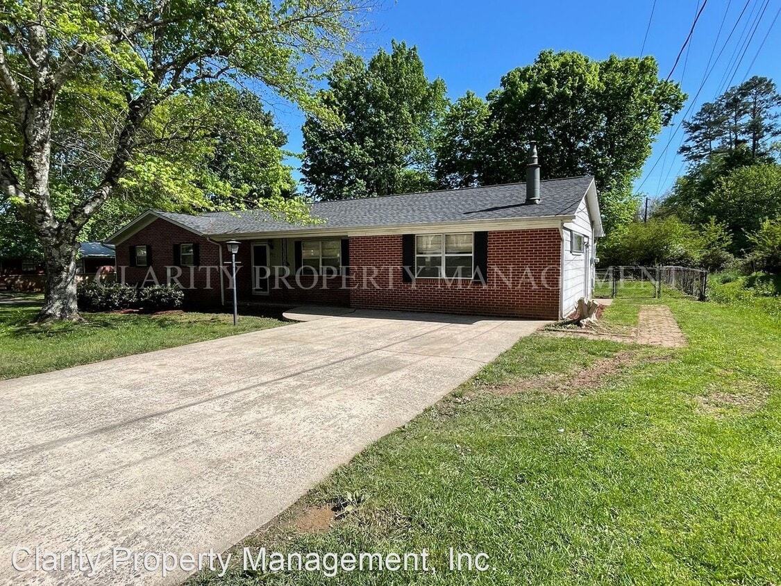 3 br, 2 bath House 917 Towanda Trail House Rental in Athens, TN