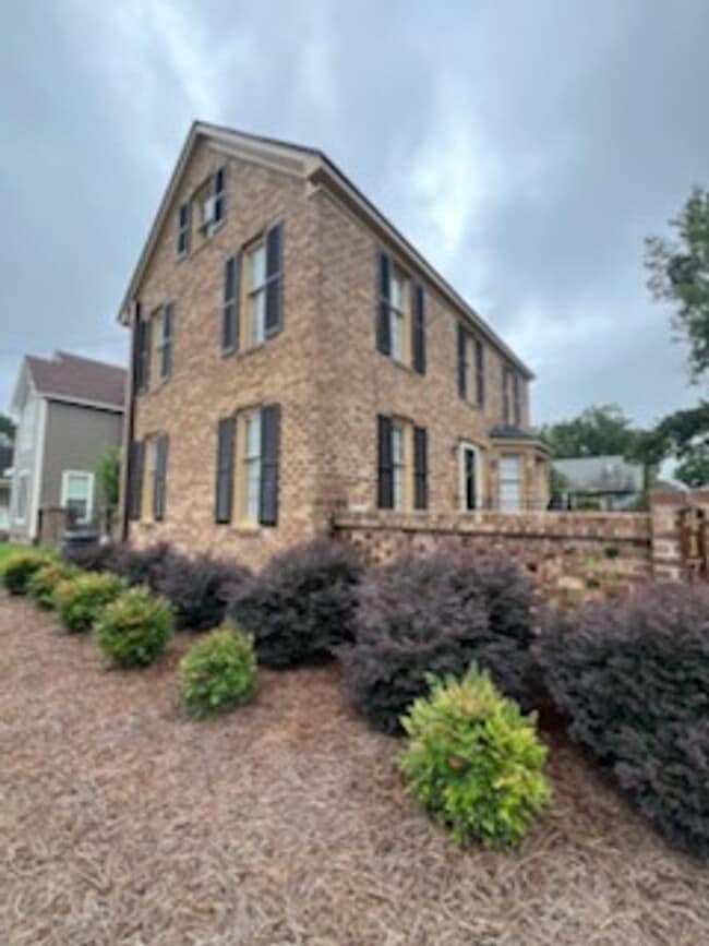 Building Photo - 417 N Ebenezer Rd