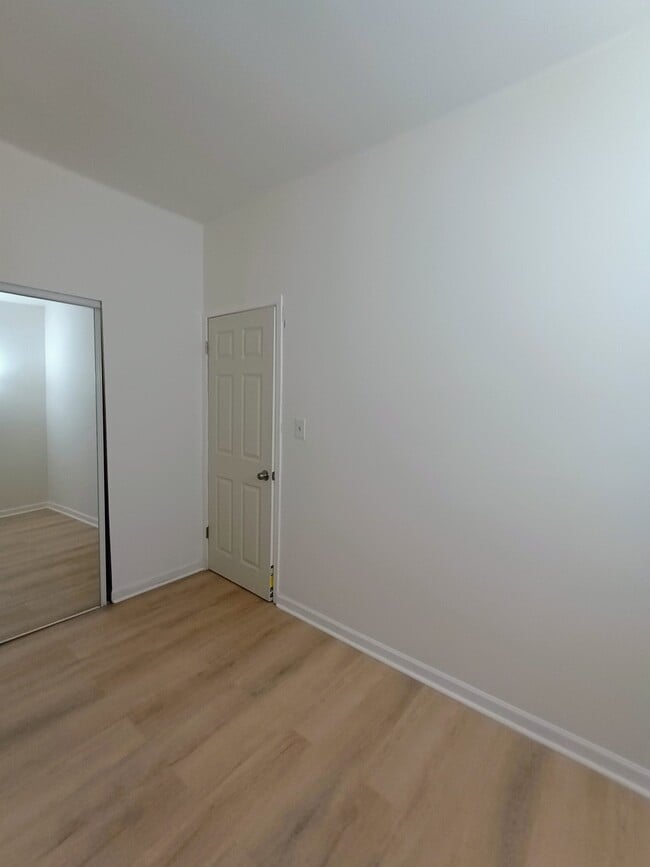 Foto del edificio - 2517 W Division St