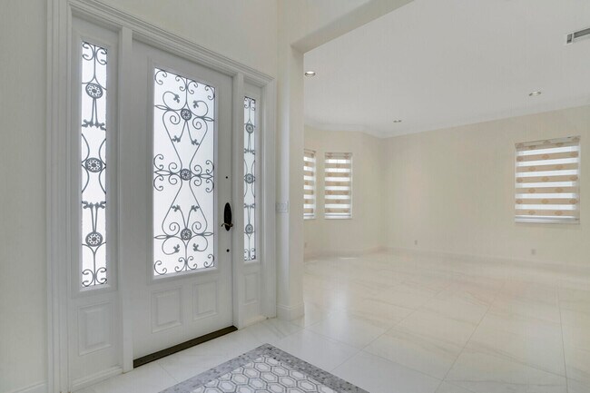 Foto del edificio - 6164 C Durham Dr