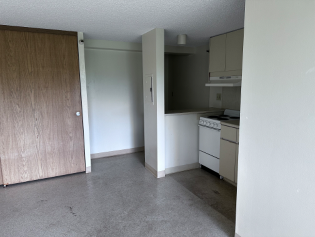 Building Photo - 1060 Kamehameha Hwy