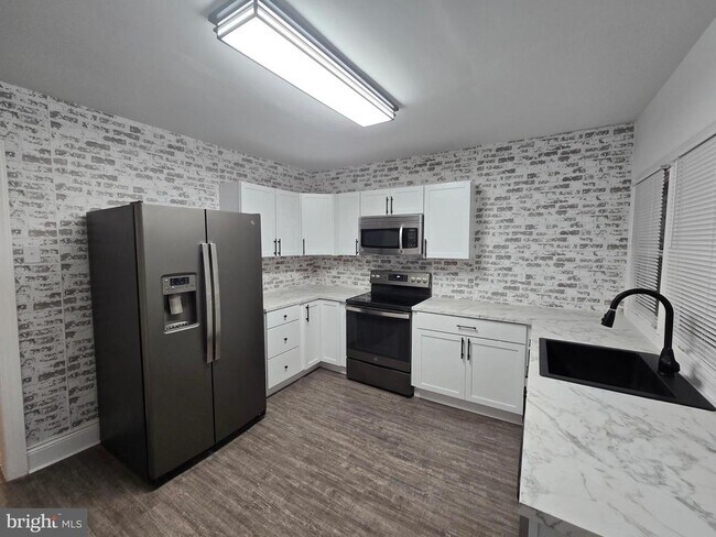 Foto del edificio - 4444 Fleming St