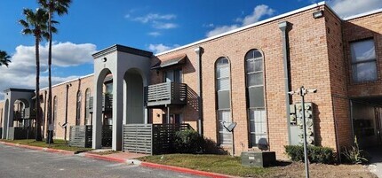 Building Photo - 2425 Barnard Rd