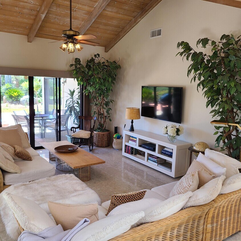 Foto principal - 10346 Tioga Lake Dr