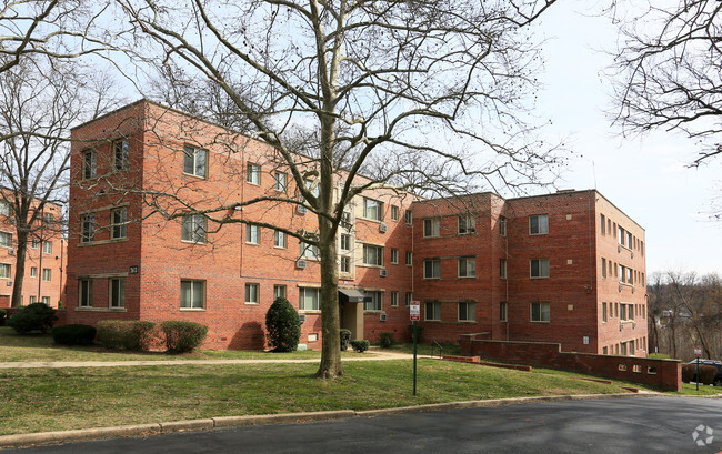 Building Photo - South Pointe Apartments