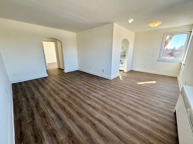 Building Photo - 36 Wood Glen Rd