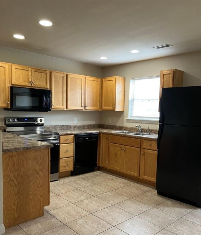 Building Photo - 1311 Rolling Rock Dr