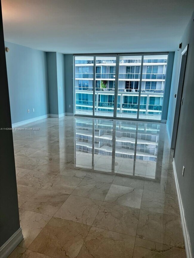 Building Photo - 1800 N Bayshore Dr