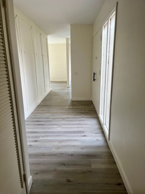 Pasillo de entrada - 6165 Del Paso Ave