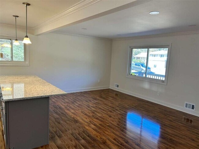 Foto del edificio - 4642 Elmherst Dr