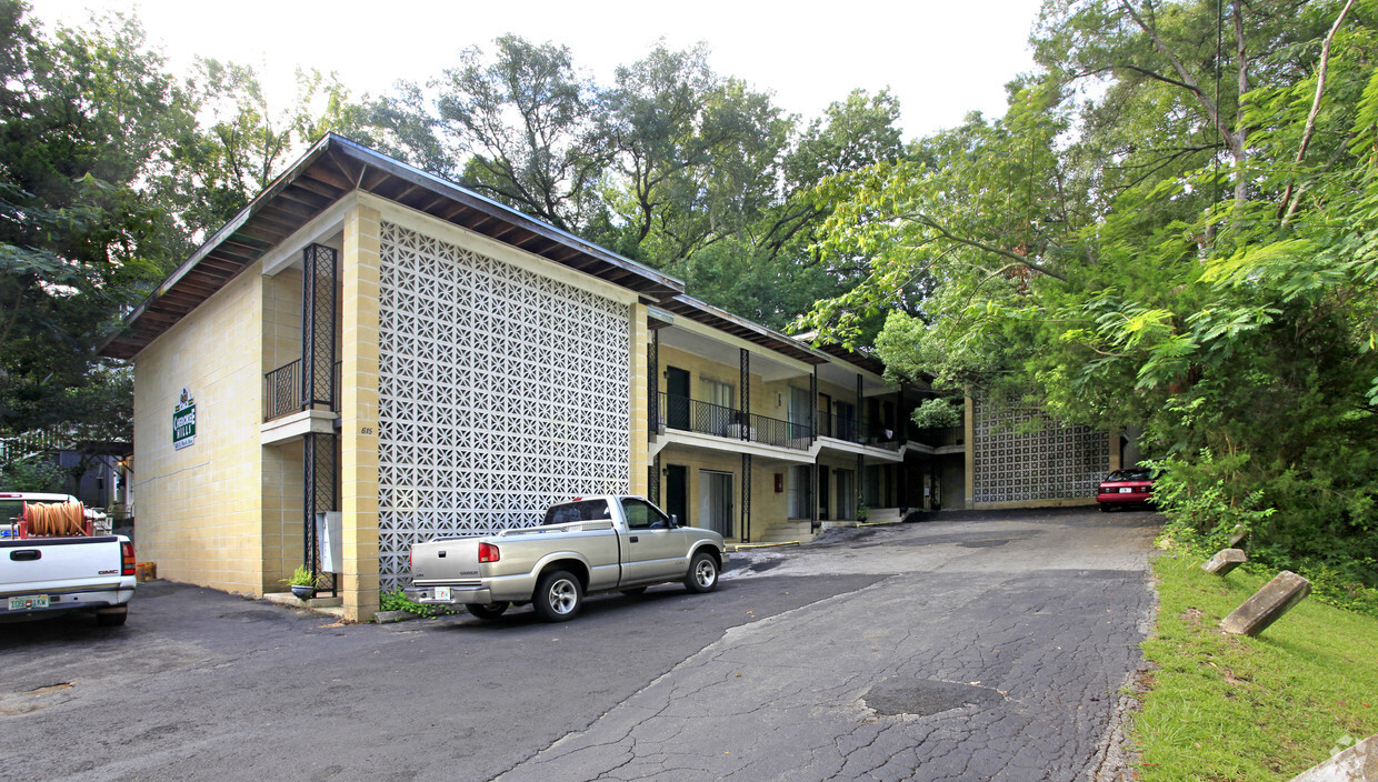 Primary Photo - Cherokee Hills