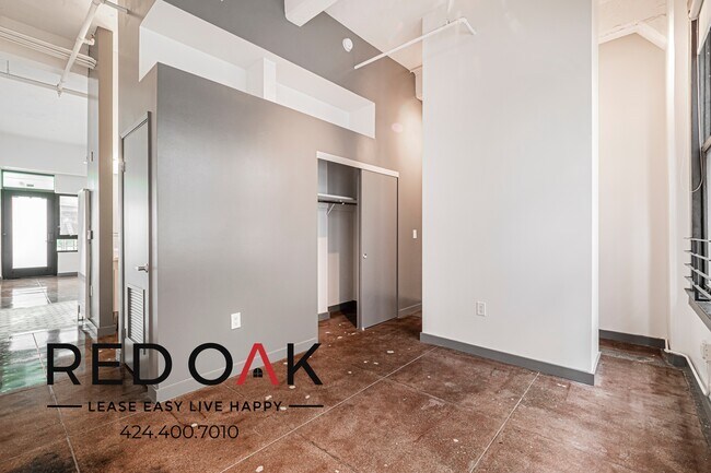 Foto del edificio - 430 S Broadway