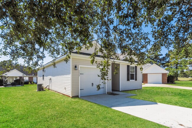 Building Photo - 1317 Warrens Way, Manning, SC