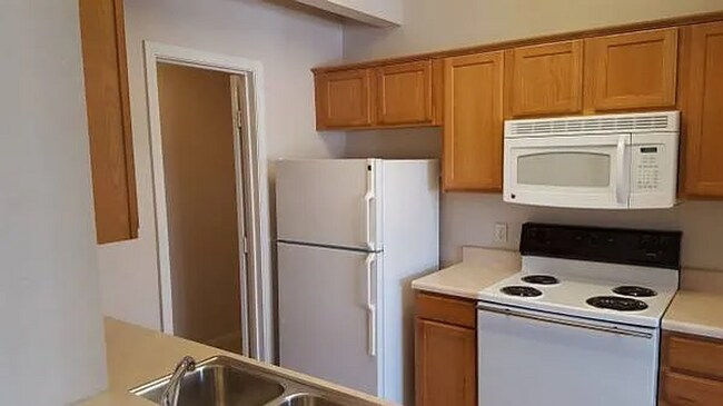 Foto del edificio - 2121 Kasold Dr