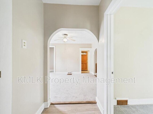 Building Photo - 666 Kling St
