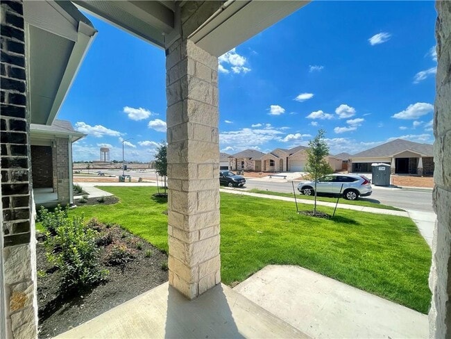 Building Photo - 110 Krause Spgs Dr