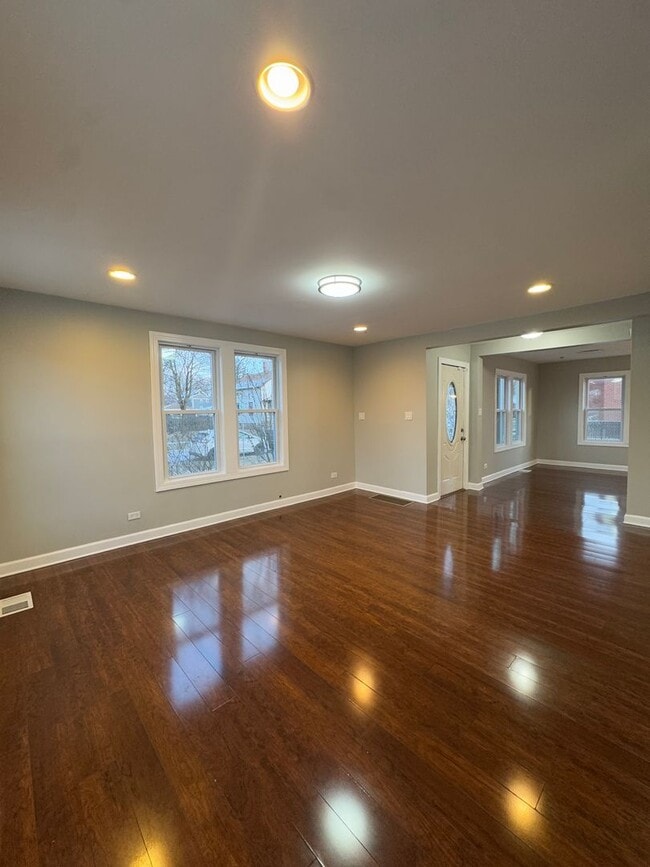 Building Photo - Beautiful 3-bedroom house for Rent AVAILABLE NOW!!
