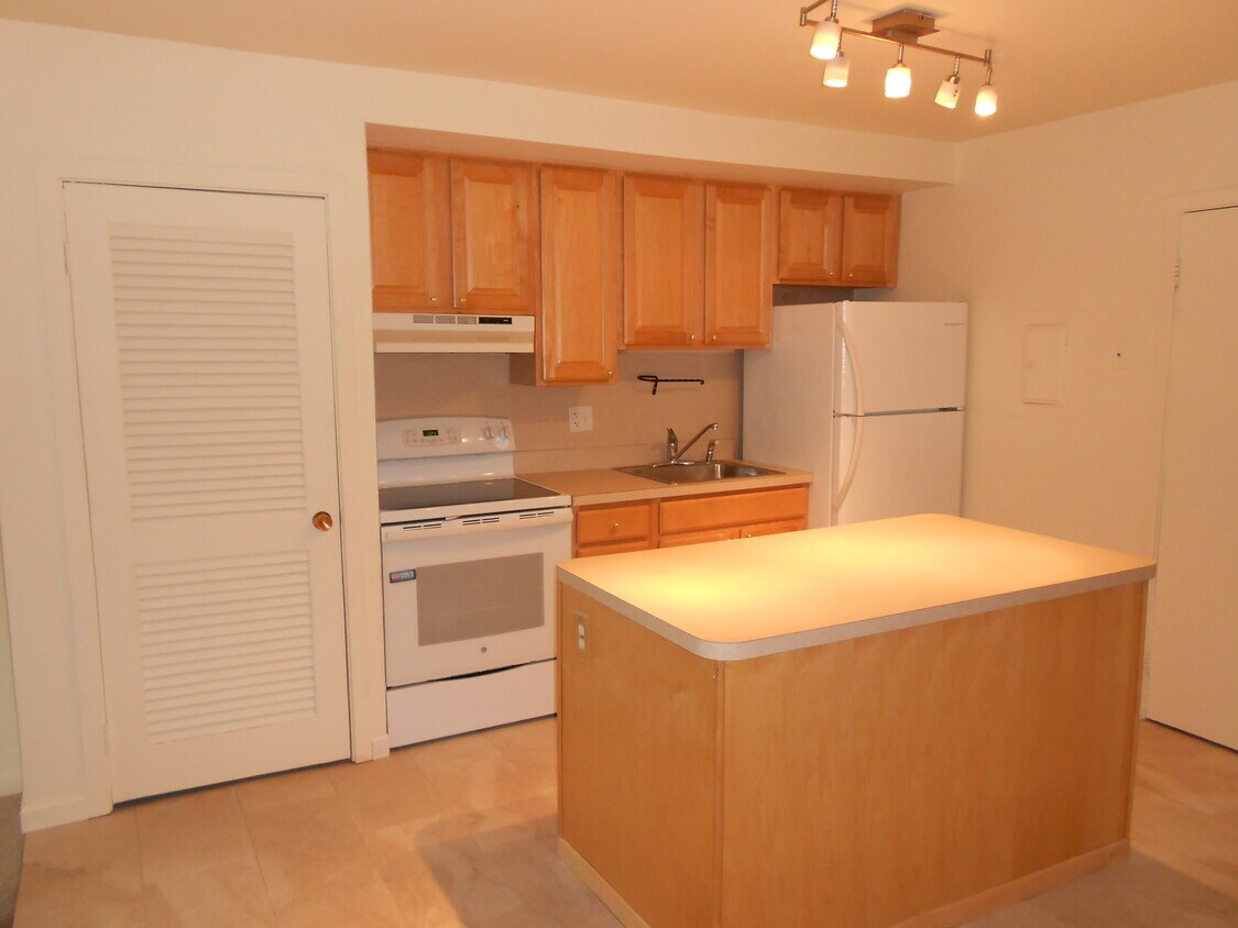 15 Smoke Rise Unit A, New Hope, PA 18938 Condo for Rent in New Hope