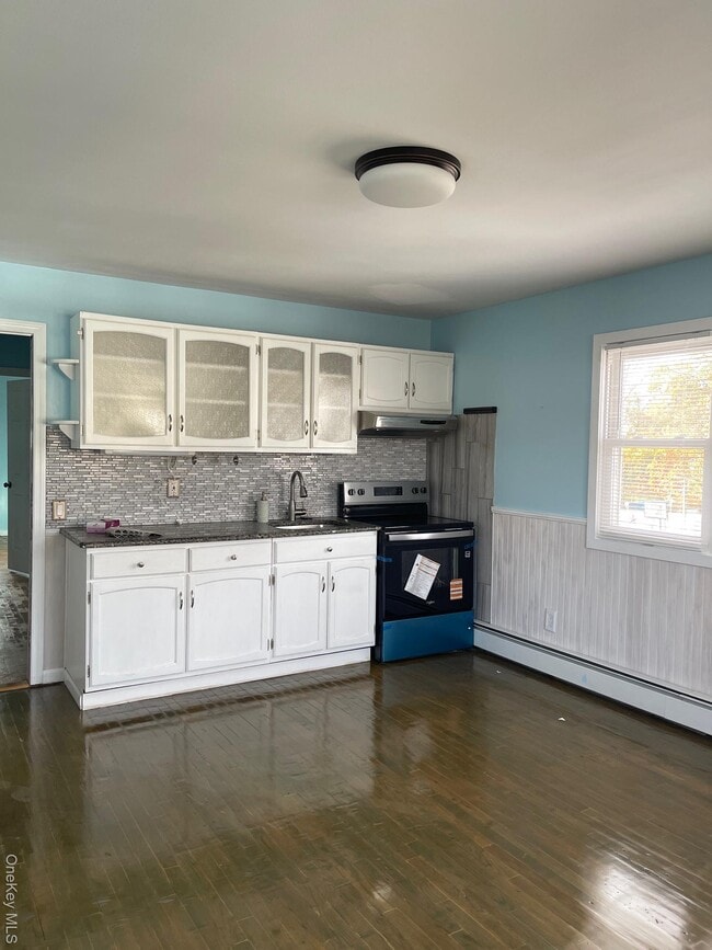 Building Photo - 14 Pine Acres Blvd