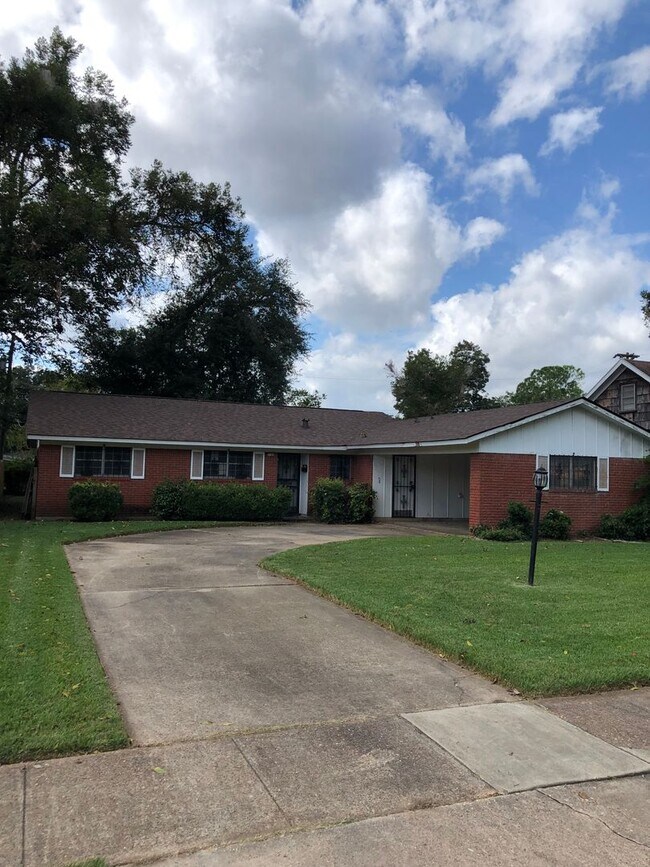 Building Photo - 1145 Graystone Dr