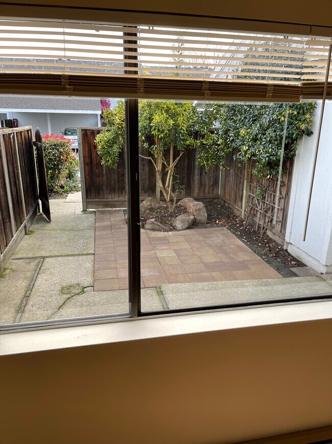 Foto del edificio - 1920 Rock St