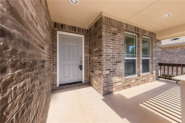 Building Photo - 116 Crooked Trail