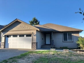 Building Photo - 438 Alpen Way
