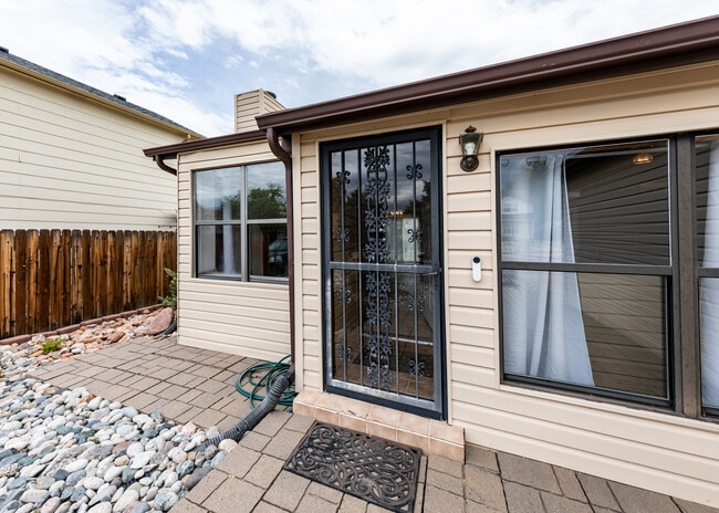 Foto del edificio - 838 Daffodil St