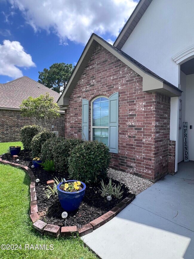 Foto del edificio - 309 Sun Ridge St