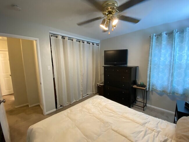 Master Bedroom - 4137 Louisiana St