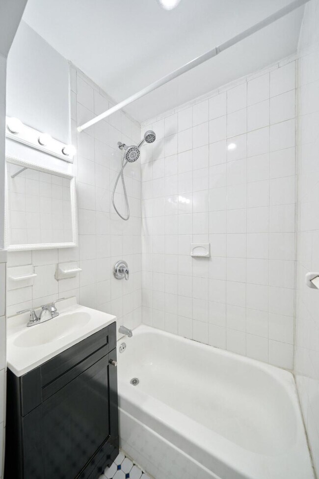Foto del edificio - 1 bedroom in NEW YORK NY 10018