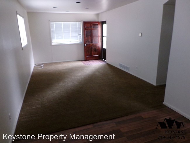Foto del edificio - 3 br, 1.5 bath House - 2650 Aster Street