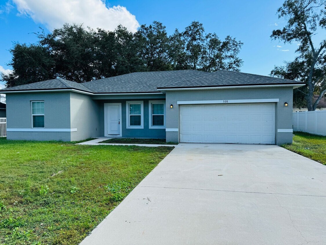 4 Br/2 Ba Home! Move in ready in 2 weeks House Rental in Poinciana, FL