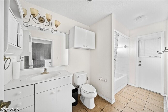 Foto del edificio - 1019 Angelo Ave