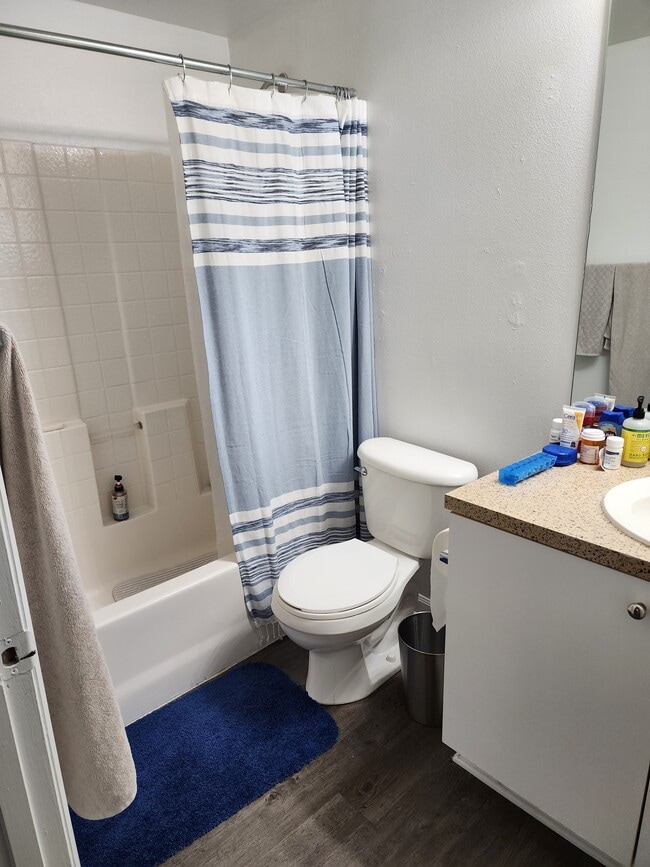 Bath - 28040 Dovewood Ct