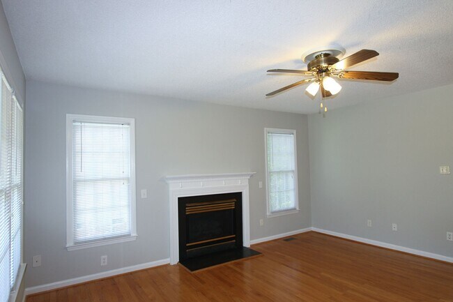 Foto del edificio - Adorable ranch home in convenient location...