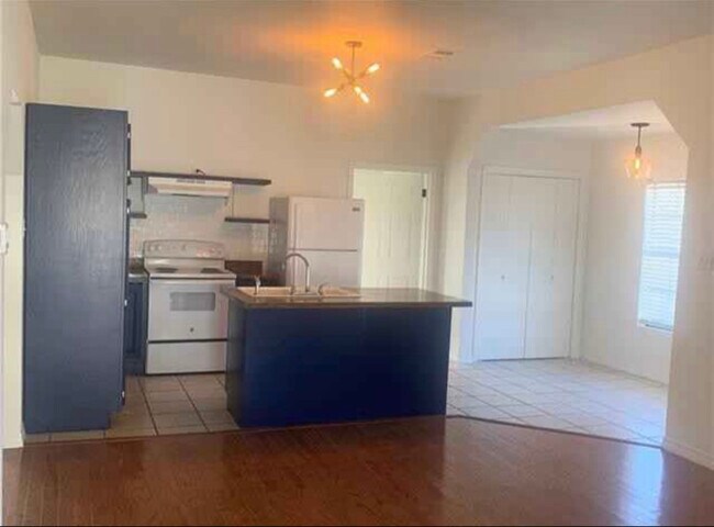 Foto del edificio - 402 S Cherry St