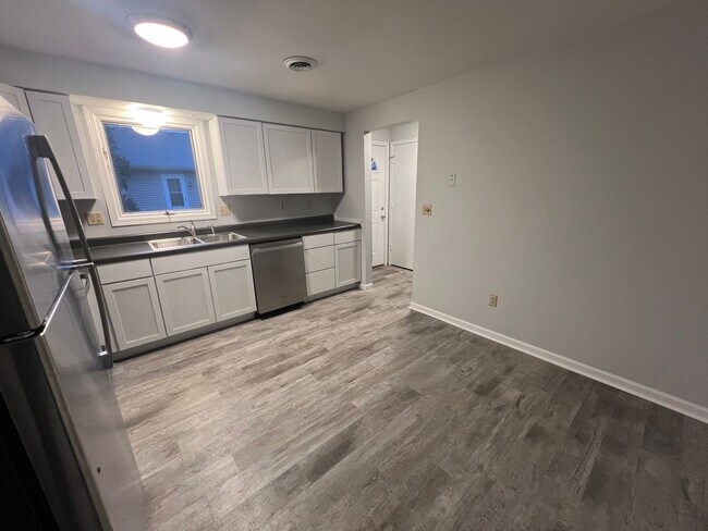 Building Photo - Duplex for Rent by Capital Property Management