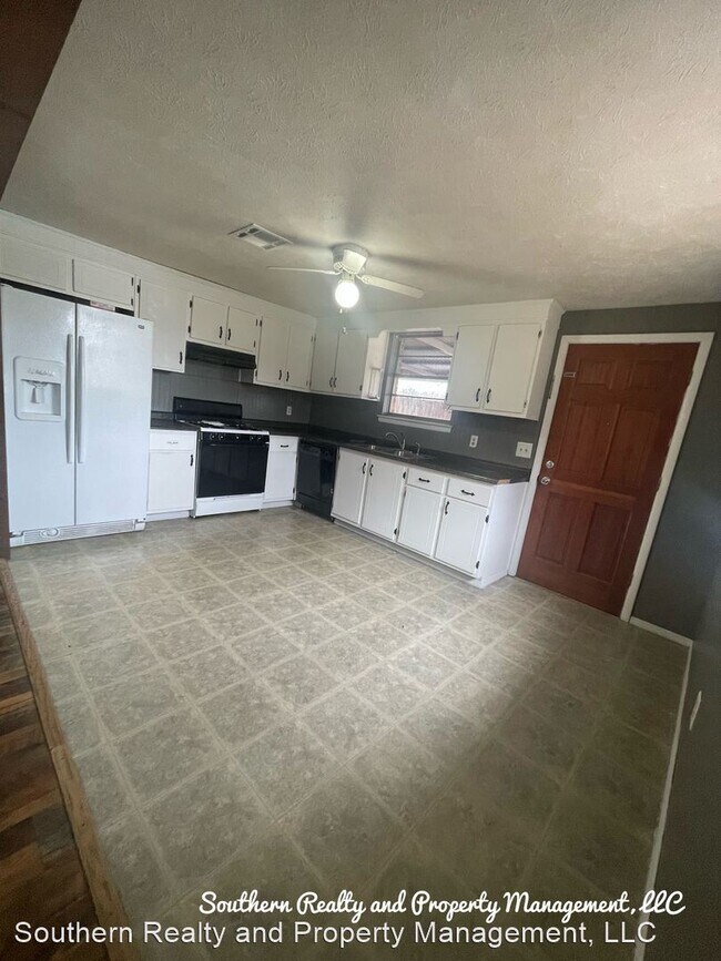 Foto del edificio - 4 br, 1.5 bath House - 728 Mimosa Road