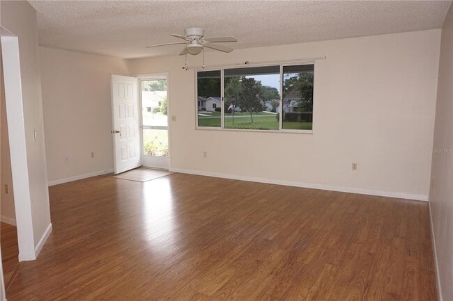 Building Photo - 10961 SW 84th Ave
