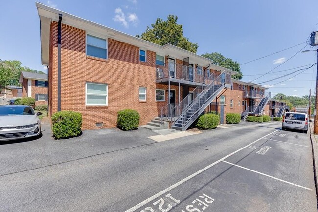 Building Photo - 4282 Roswell Rd NE