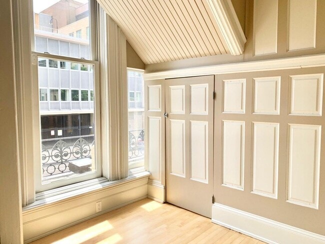 Building Photo - 1001 North Dr. Martin Luther King Jr. Drive