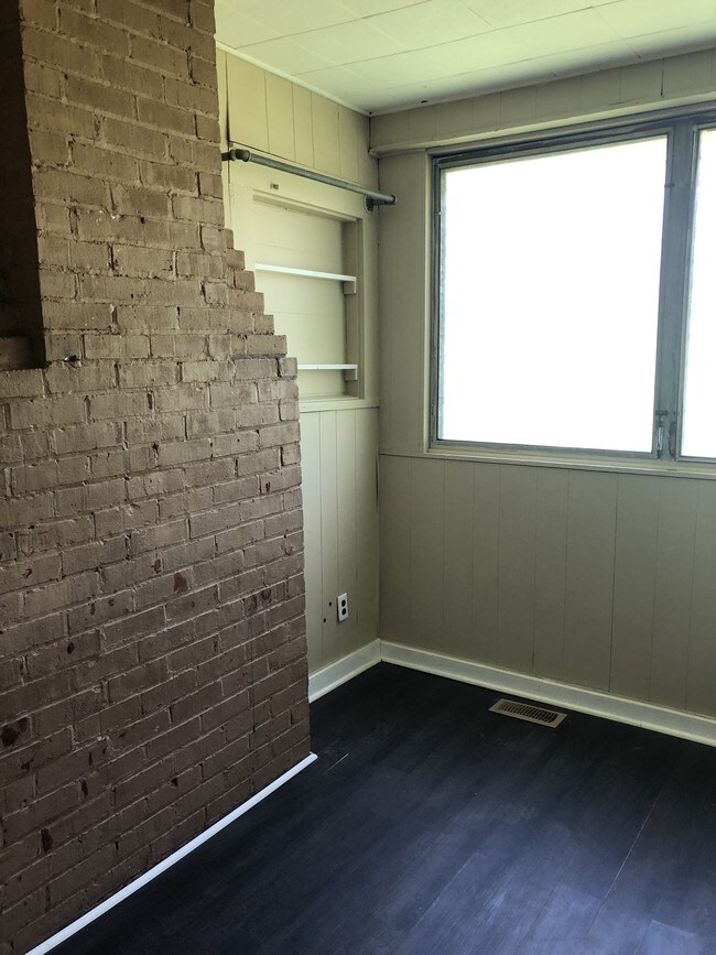 Building Photo - Be a Resident not a tenant