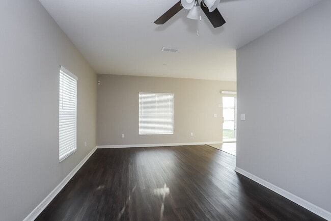Building Photo - 1049 Seminole Sky Dr
