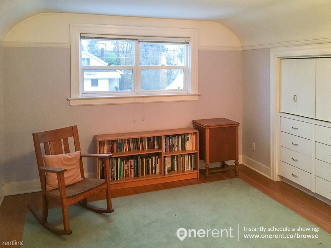 Primary Photo - 7520 15th Ave NE