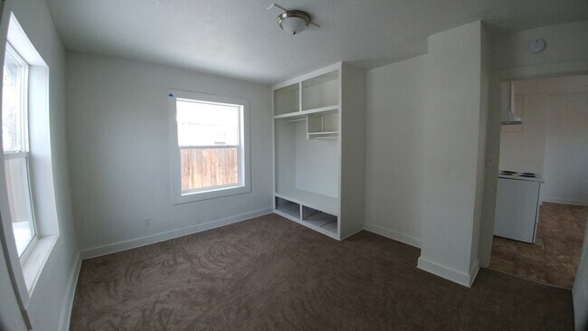 Building Photo - 2 Bedroom 1 Bath House