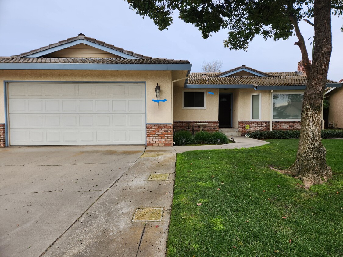 Primary Photo - 2900 Salluce Dr