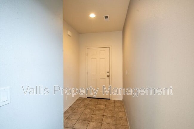 Building Photo - 4850 Heathwood St NE