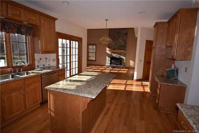 Foto del edificio - 126 Rowley Dr