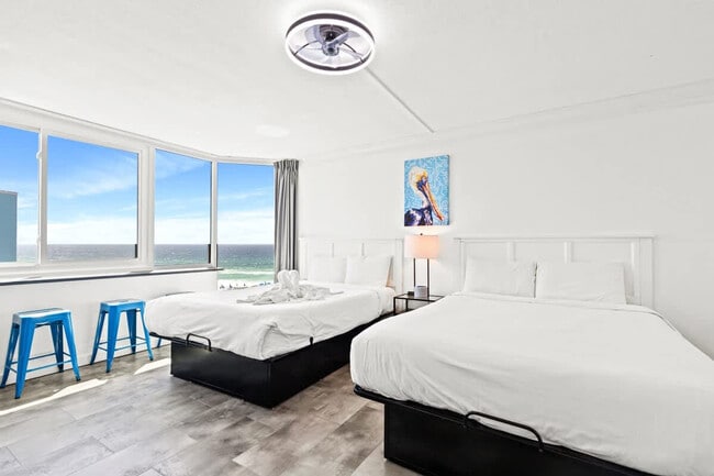 Building Photo - 8817 S Thomas Dr